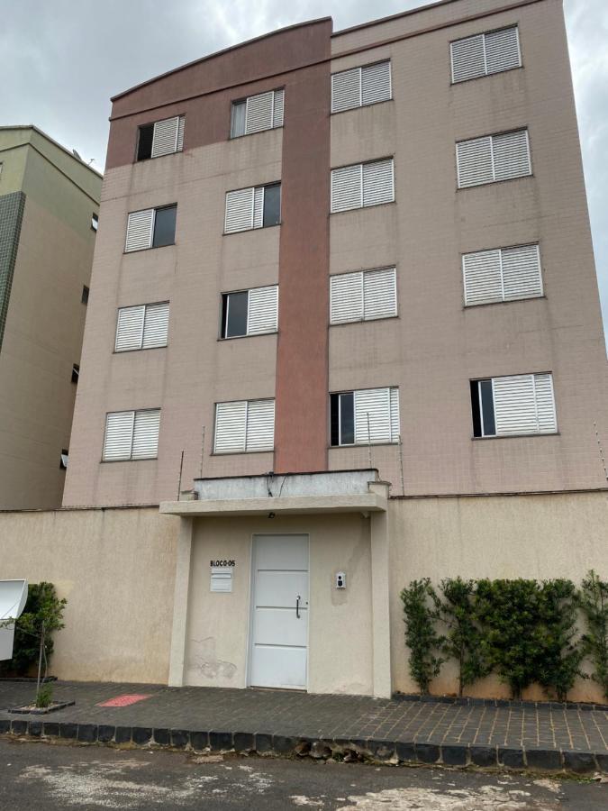 Otima Localizacao! Διαμέρισμα Ουμπερλάντια Εξωτερικό φωτογραφία